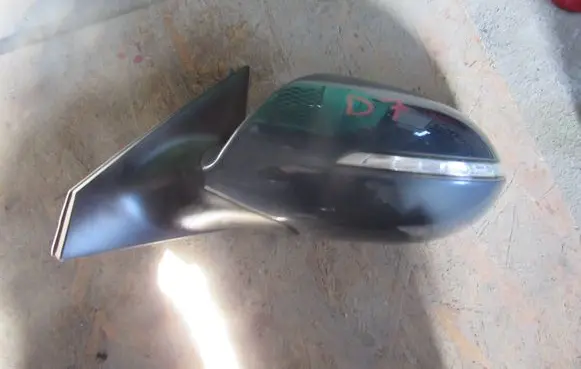 KIA Sportage Front door electric wing mirror 