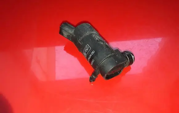 Ford Mondeo MK IV Windscreen/windshield washer pump 1S7117K624DD T655C