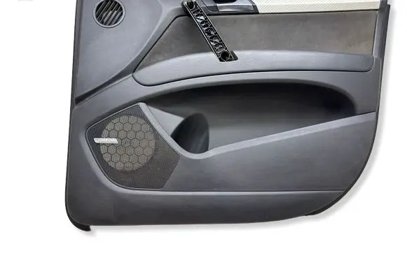 Audi Q7 4L Front door card panel trim 4L0863979