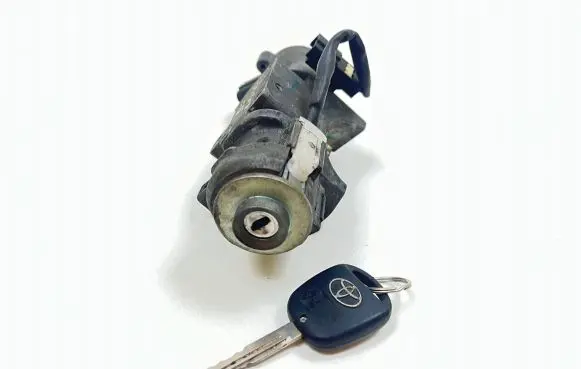 Toyota Avensis T250 Ignition lock N050151718 450200504