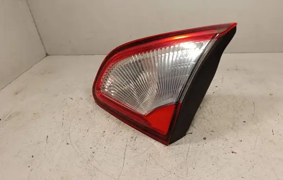 Nissan Qashqai Tailgate rear/tail lights 89503209