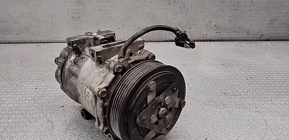 Volvo V50 Air conditioning (A/C) compressor (pump) KTT090408