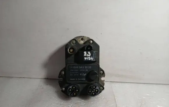 Mercedes-Benz E W124 Ignition amplifier control unit 0055453232 D102094 5WK6138