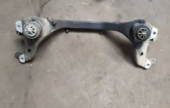 Volkswagen Touareg I Front subframe 7L6199207