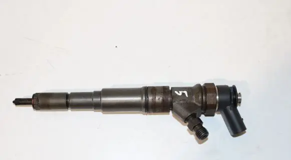 BMW 5 E60 E61 Fuel injector 7794435 0445110209