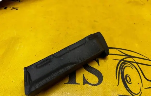 Peugeot 308 Fender foam support/seal 9805002680
