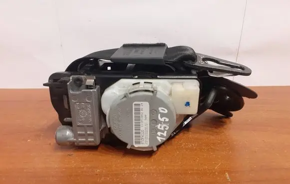 Audi A5 8T 8F Front seatbelt 8T8857705C 3066322