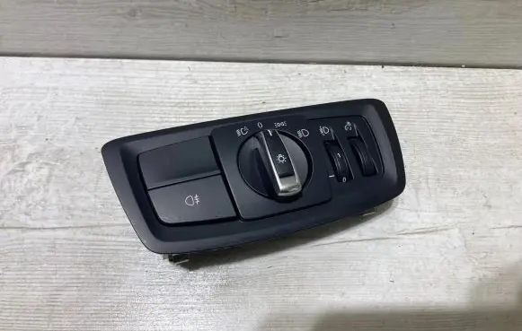 BMW 1 F20 F21 Light switch 6847522