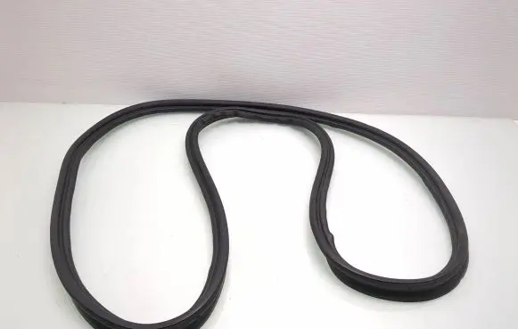 Volvo S90, V90 Loading door rubber seal (on body) 31371781