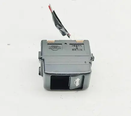 Nissan 370Z Tailgate/boot open switch button 25380JF00A