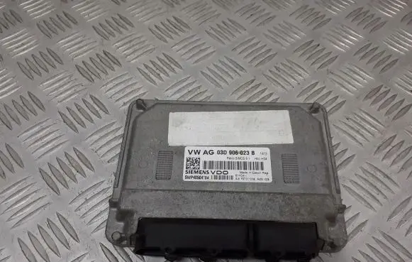 Volkswagen Fox Engine control unit/module 03D906023B