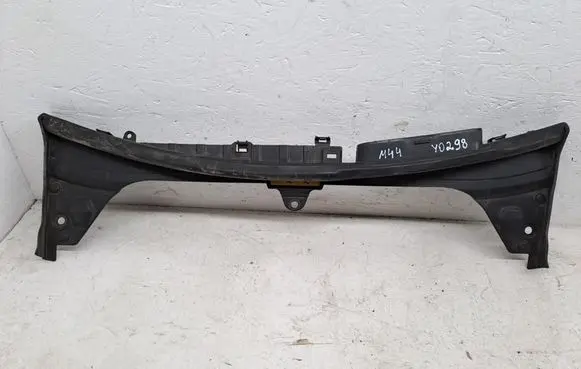 Mercedes-Benz C W205 Radiator trim A2055000055