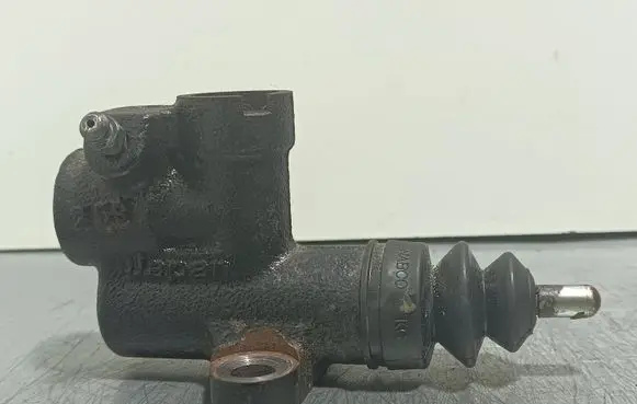 Subaru Forester SJ Clutch slave cylinder 
