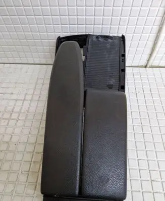 Mercedes-Benz C W204 Armrest 0005032510 A2046800639