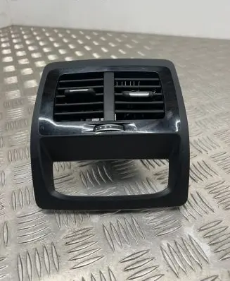 Rear air vent grill