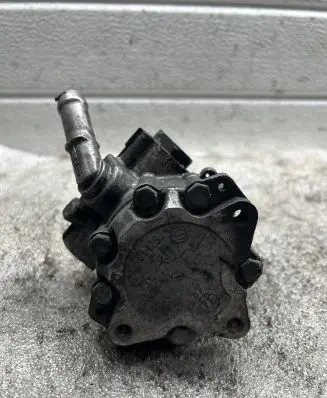 BMW 1 E81 E87 Power steering pump 7692974546