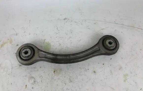 Maserati Ghibli Rear upper control arm/wishbone 0670007251