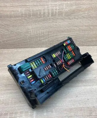 BMW 5 F10 F11 Fuse module 9252815 1703344