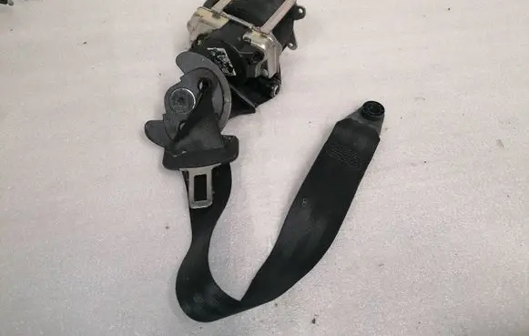 Volvo XC90 Front seatbelt 0589P10021 R2302LLA R2302LL