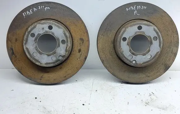 Mercedes-Benz E W211 Front brake disc