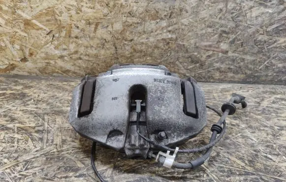 BMW 7 F01 F02 F03 F04 Front brake caliper