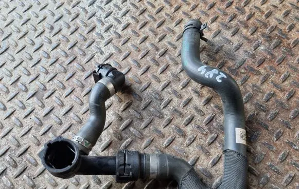 BMW 4 F36 Gran coupe Engine coolant pipe/hose 8518749 9364537