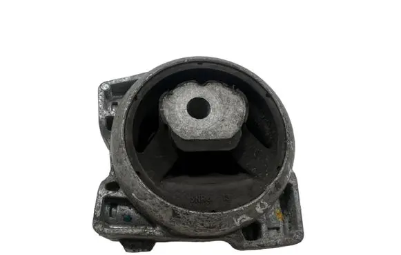Mercedes-Benz A W169 Engine mount bracket