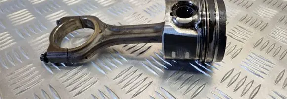 Mazda 3 I Piston with connecting rod