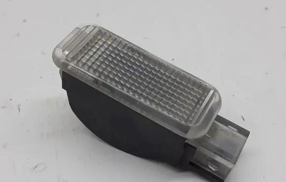 Volkswagen PASSAT B5 Other interior light 3B0947415B