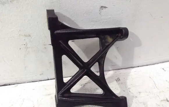 Toyota Corolla Verso AR10 Engine mounting bracket 171180G010