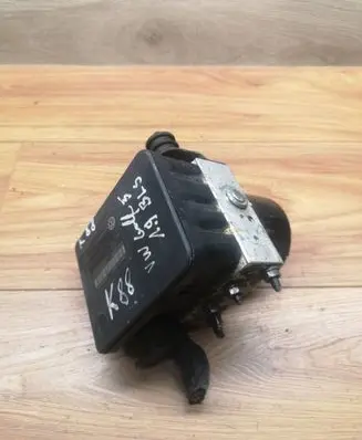 Volkswagen Golf Plus ABS Pump 1K0907379AC 00005305H0 10096003593