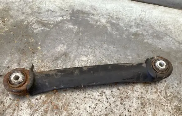 Mercedes-Benz C W203 Rear control arm 2013520988