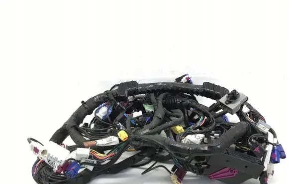 Tesla Model S EUR ISO radio connector 