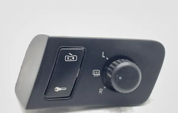 Wing mirror switch