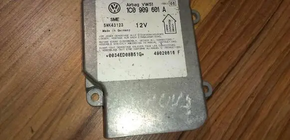 Skoda Fabia Mk1 (6Y) Airbag control unit/module 1c0909601a