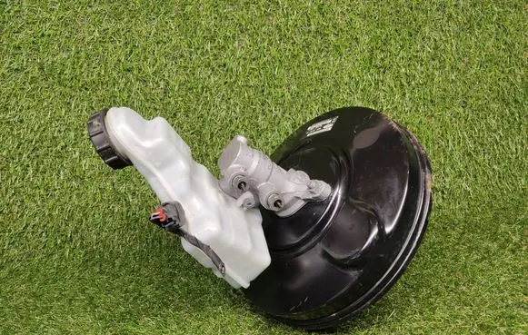 Ford Focus ST Brake booster BV612B195ZB