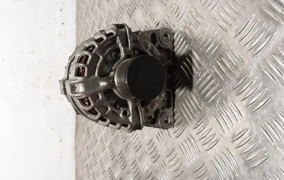 Nissan X-Trail T32 Generator/alternator 231004BE0A
