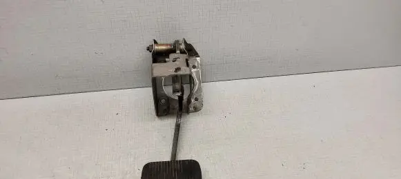 Ford Focus Brake pedal