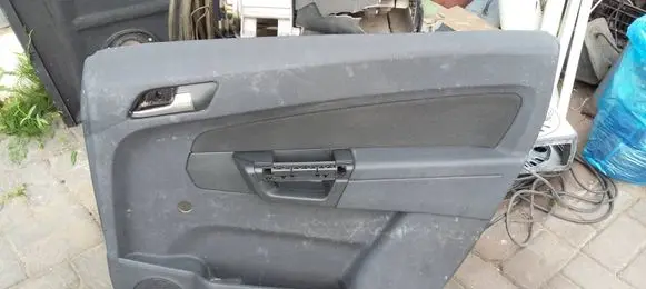 Chevrolet Zafira B Front door card panel trim
