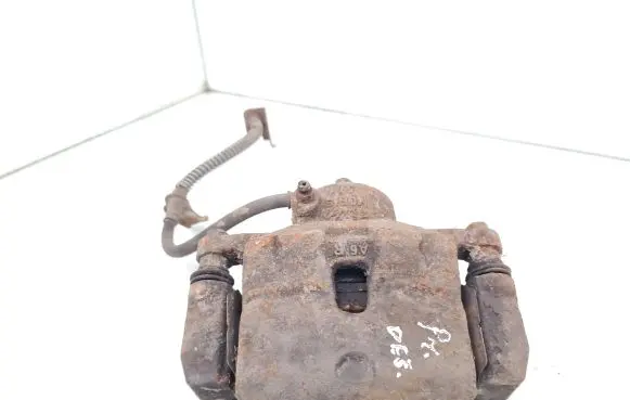 Hyundai i30 Front brake caliper