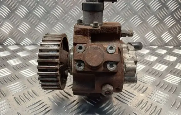 Citroen C4 I Picasso Fuel injection high pressure pump 0445010102 9683703780 0928400607