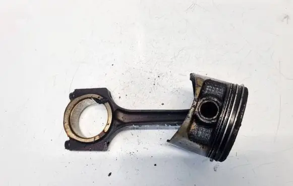 Chrysler Voyager Piston with connecting rod