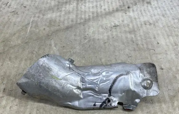BMW 7 F01 F02 F03 F04 Heat shield in engine bay 7577003
