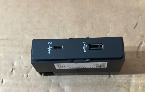 Audi Q3 F3 USB socket connector 83A035736 00726005818 894035736