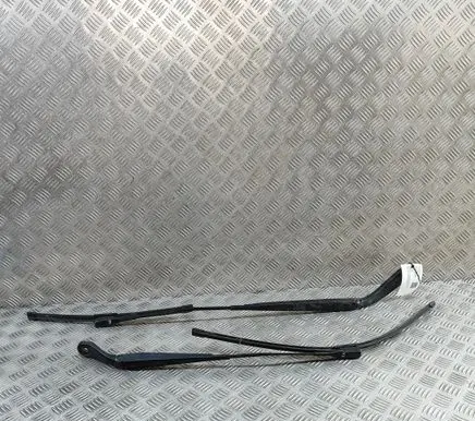 Mercedes-Benz Vito Viano W447 Windshield/front glass wiper blade A4478200500 A4478200300