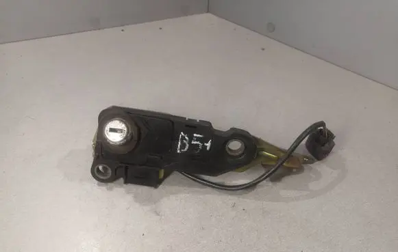 Volkswagen PASSAT B5.5 Tailgate exterior lock 3B9827297A