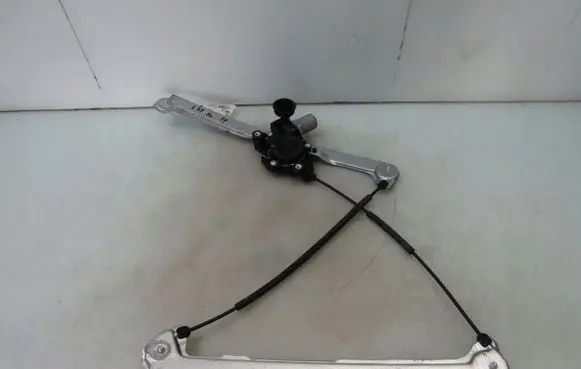 Mazda 3 Front door window regulator with motor BCJH5858X