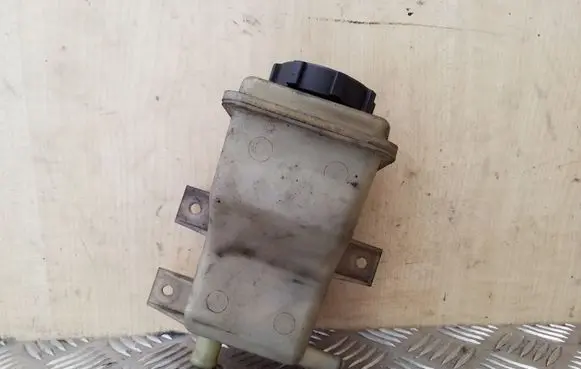 Power steering fluid tank/reservoir