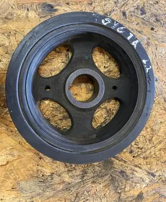 Toyota Avensis T250 Crankshaft pulley 134080R011