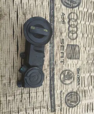 Audi Q7 4M Oil filler cap 06m103495
